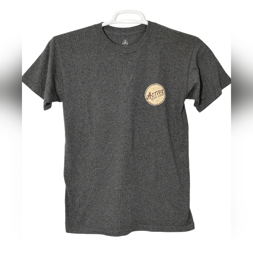 California's Active Ride Shop Gray Shirt Men’s Small Big Logo Graphic Skateboard